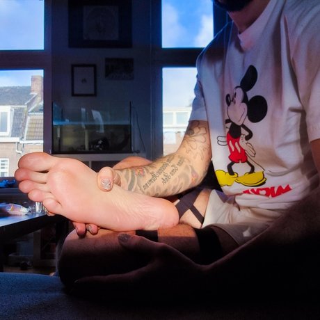 Foto desnuda filtrada de OnlyFans de Royal Male Feet