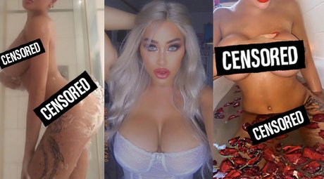 Foto desnuda filtrada de OnlyFans de R O X Y R E D London Top 5