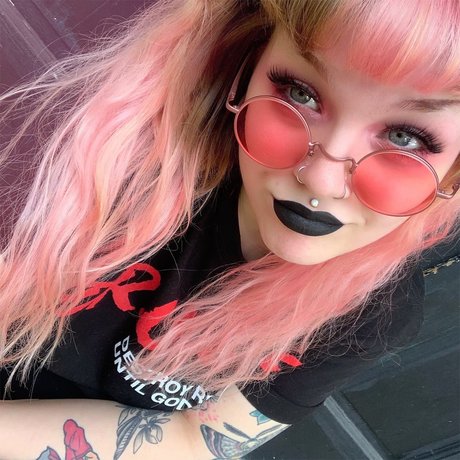 Foto desnuda filtrada de OnlyFans de Rottenxpeaches