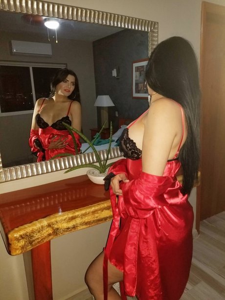 Foto desnuda filtrada de OnlyFans de Rossina Silva