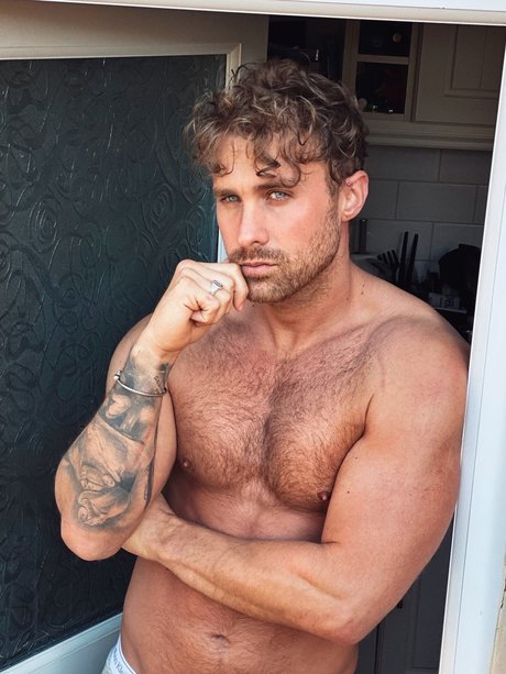 Foto desnuda filtrada de OnlyFans de Rossilino