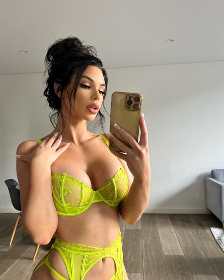 Foto desnuda filtrada de OnlyFans de Rosie Terre