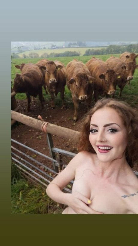 Foto desnuda filtrada de OnlyFans de Rosie Flame