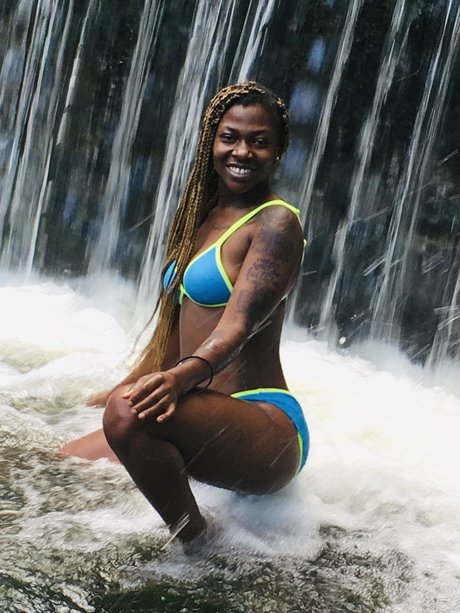 Foto desnuda filtrada de OnlyFans de Dark Chocolate