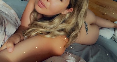 Foto desnuda filtrada de OnlyFans de Rose Rae