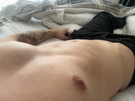 Foto desnuda filtrada de OnlyFans de Sam