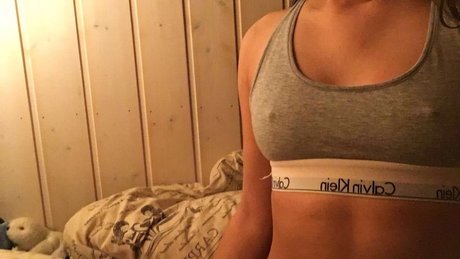 Foto desnuda filtrada de OnlyFans de Sam