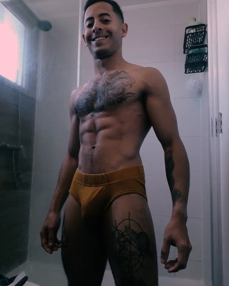 Foto desnuda filtrada de OnlyFans de Edgar Salazar
