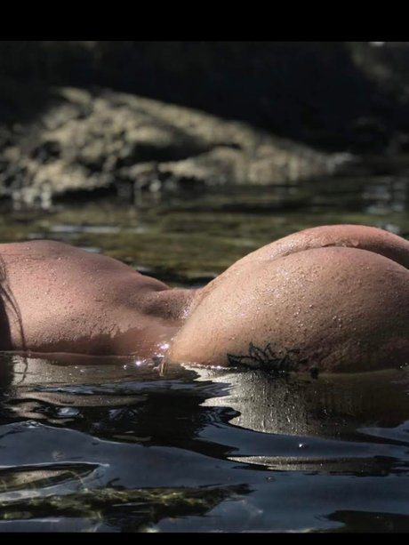 Foto desnuda filtrada de OnlyFans de Sativa