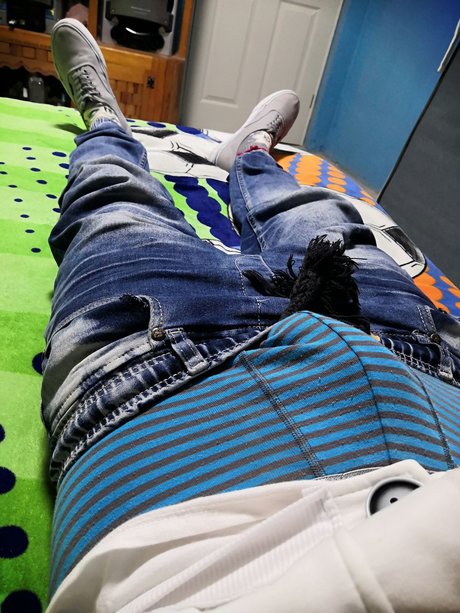 Foto desnuda filtrada de OnlyFans de Sagging Abs Wolf Shirtless