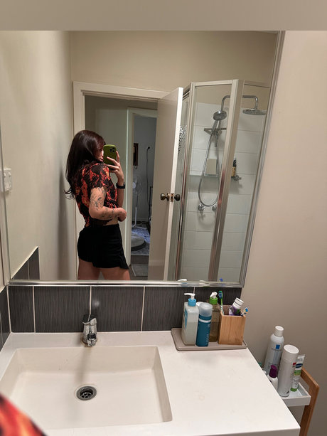 Foto desnuda filtrada de OnlyFans de Your Girlfriend 