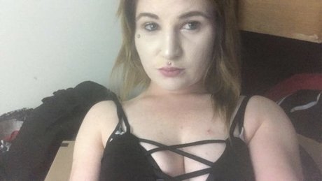 Foto desnuda filtrada de OnlyFans de Sabrina Michelle