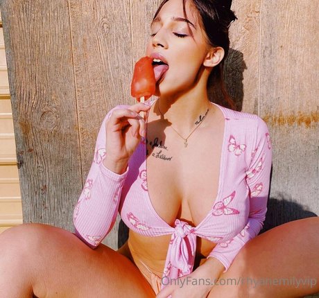 Foto desnuda filtrada de OnlyFans de Emilyywild1