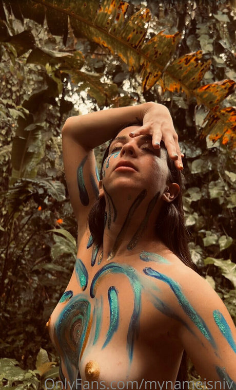Foto desnuda filtrada de OnlyFans de Yogagirln