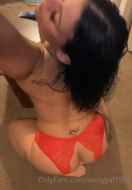 Foto desnuda filtrada de OnlyFans de Sassyyaf1992