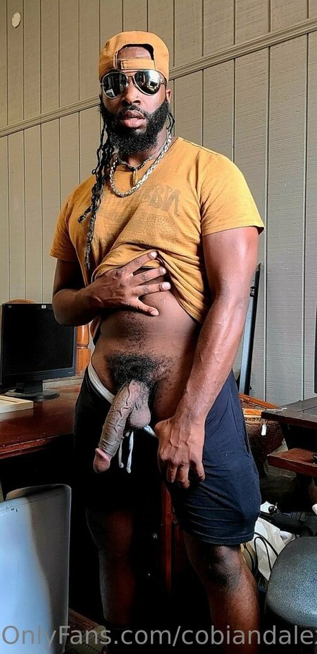 Foto desnuda filtrada de OnlyFans de Cobiandalex
