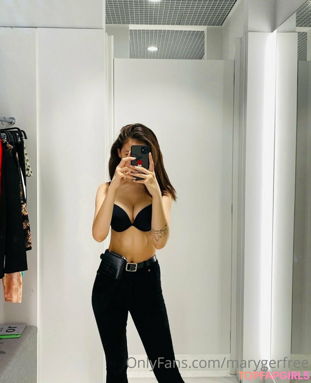 Foto desnuda filtrada de OnlyFans de Marygerfree #78 Foto desnuda filtrada de OnlyFans de Marygerfree #78