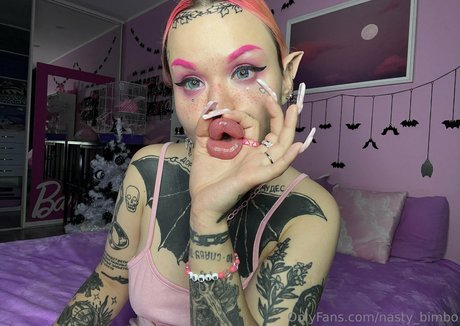 Nasty_bimbo