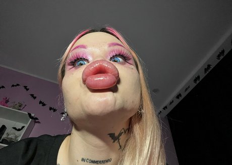 Nasty_bimbo