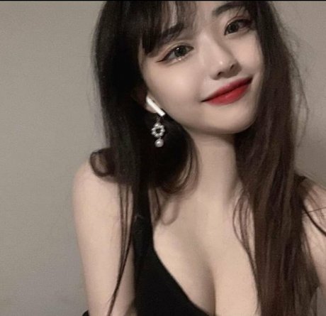 Foto desnuda filtrada de OnlyFans de Hinachan01