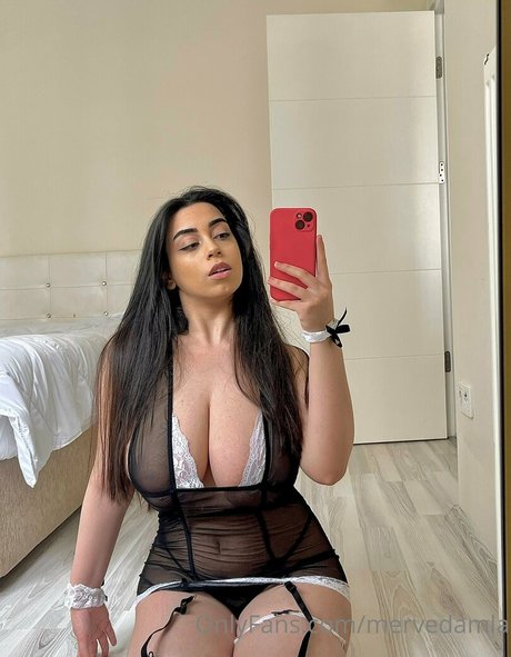 Foto desnuda filtrada de OnlyFans de mervedamla