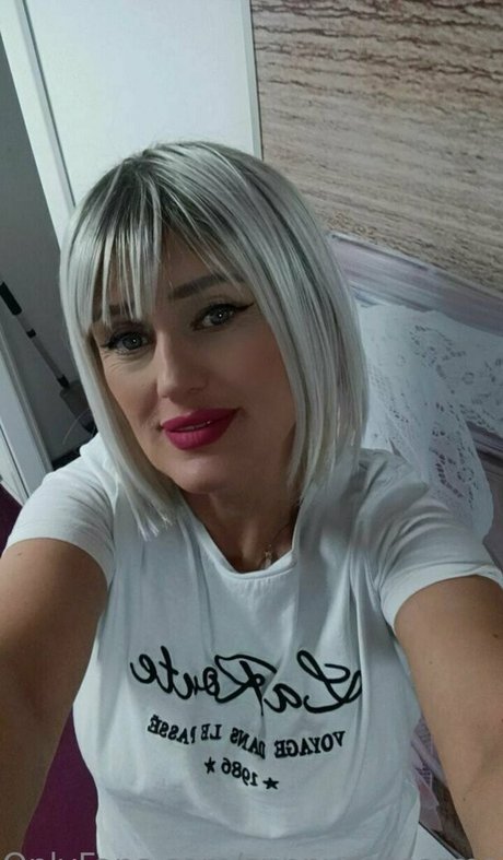 Foto desnuda filtrada de OnlyFans de Sunnysoccermommy