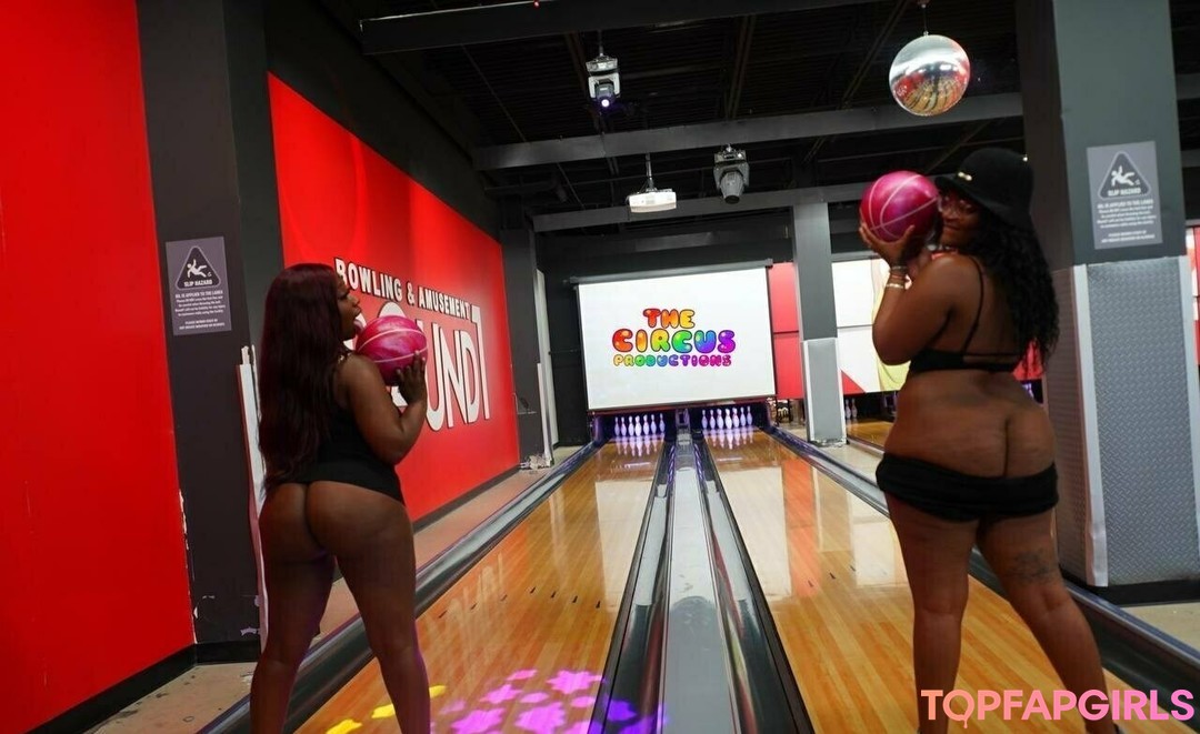 Foto desnuda filtrada de OnlyFans de Vickyhyuga #110 Foto desnuda filtrada de OnlyFans de Vickyhyuga #110