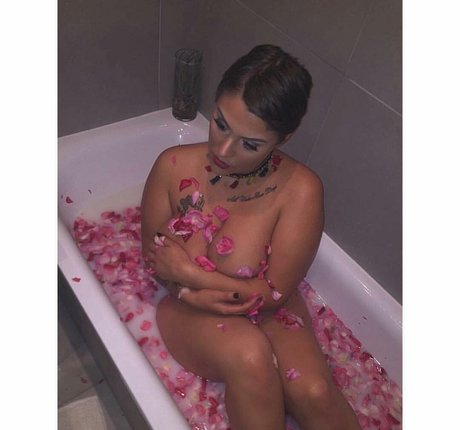 Foto desnuda filtrada de OnlyFans de Aniela