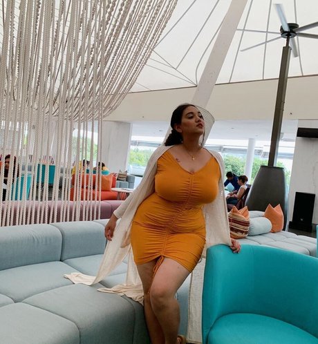 Foto desnuda filtrada de OnlyFans de Reneesha Saikia