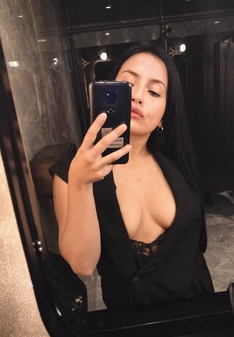 Foto desnuda filtrada de OnlyFans de Afroditafree