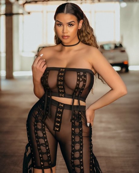 Sheismichaela