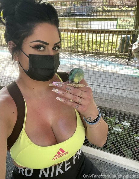 Laughinglatina
