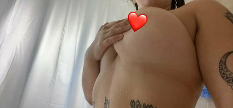 Foto desnuda filtrada de OnlyFans de Extraroxy