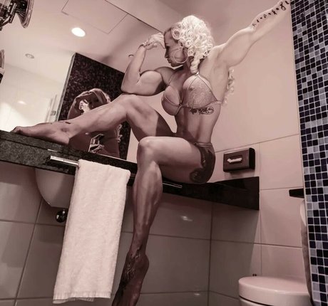 Foto desnuda filtrada de OnlyFans de Marina Putziger