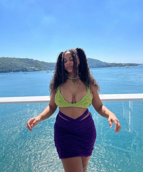 Nia Sioux