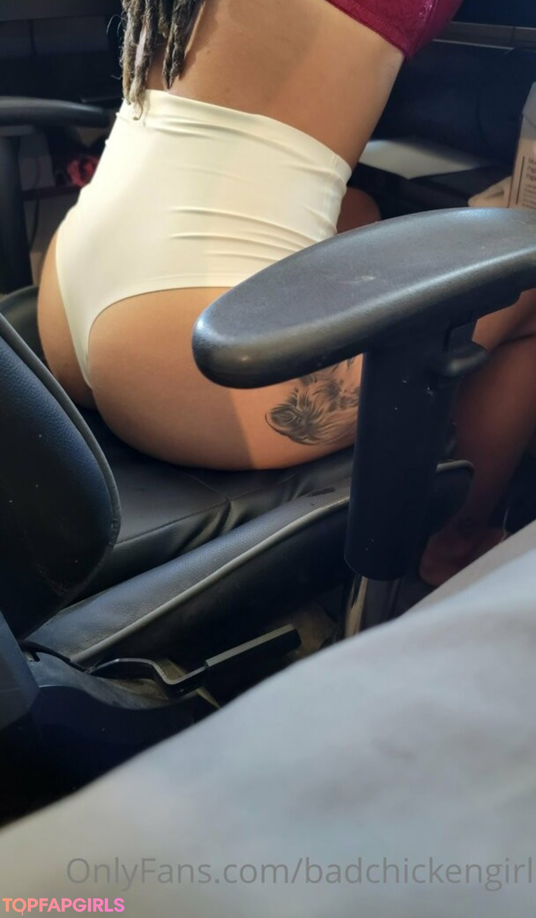 Foto desnuda filtrada de OnlyFans de Badchickengirl #72 Foto desnuda filtrada de OnlyFans de Badchickengirl #72