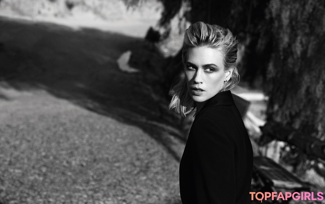 Foto desnuda filtrada de OnlyFans de January Jones #120 Foto desnuda filtrada de OnlyFans de January Jones #120