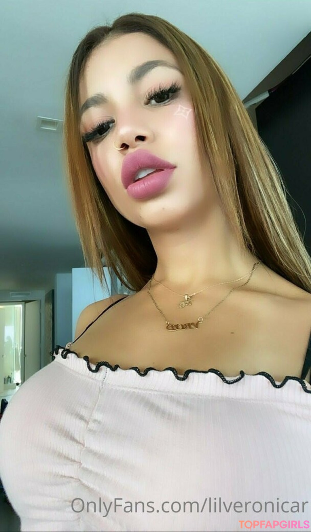 Foto desnuda filtrada de OnlyFans de Lilveronicar #126 Foto desnuda filtrada de OnlyFans de Lilveronicar #126