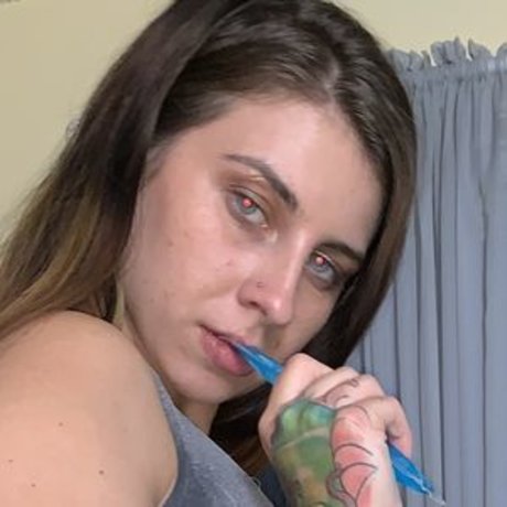 Foto desnuda filtrada de OnlyFans de Long Neck