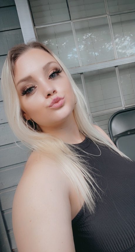 Foto desnuda filtrada de OnlyFans de Kourtney 