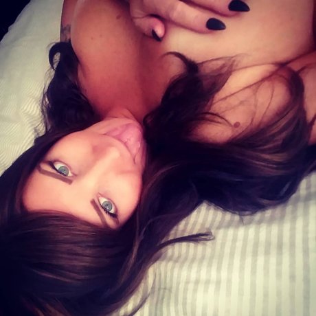 Foto desnuda filtrada de OnlyFans de Sadie Rae