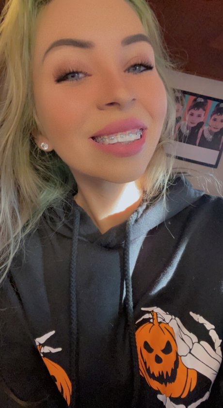 Foto desnuda filtrada de OnlyFans de Sasha Hall