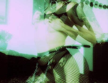 Foto desnuda filtrada de OnlyFans de Xxjustaglitchxx