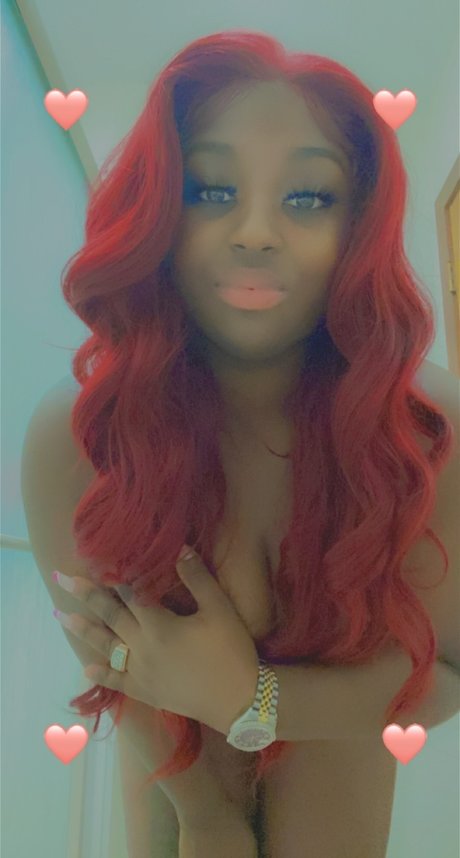 Foto desnuda filtrada de OnlyFans de Sariahthedoll