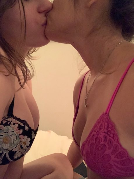 Yessica And Sara
