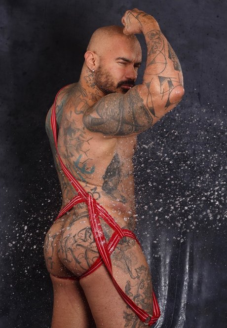 Foto desnuda filtrada de OnlyFans de Santi Noguera