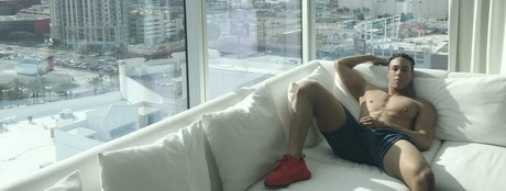 Foto desnuda filtrada de OnlyFans de Santiago
