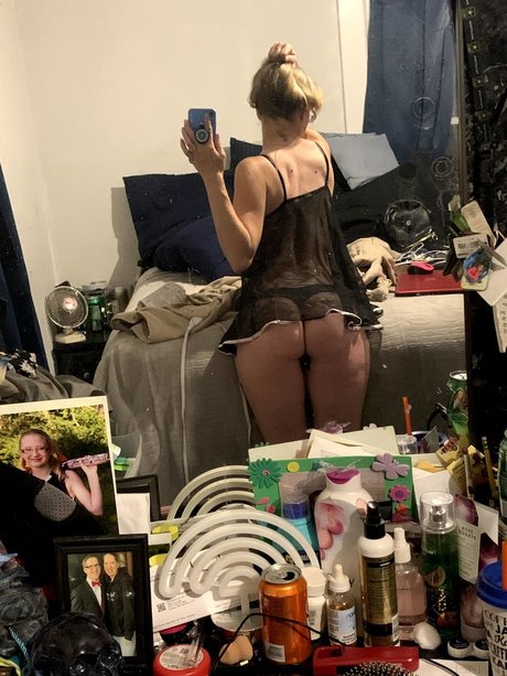 Foto desnuda filtrada de OnlyFans de Sampampm Mary