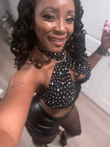 Foto desnuda filtrada de OnlyFans de Sweetqueencookie