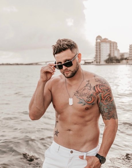 Guynextdoor